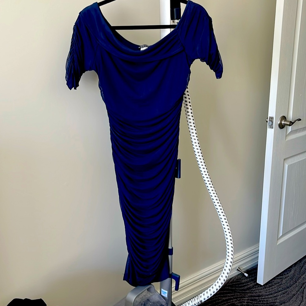 Benus rouched bodycon dress !  below the knee form fitting flattering rouch